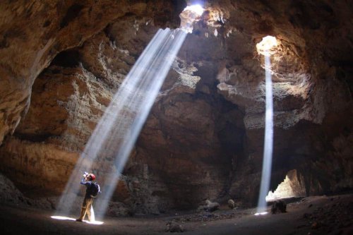 1. Goa Terawang, 2. Waduk Greneng, 3. Gunung Cengklik, 4. Air Terjun Masohan, 5. Sungai Kalinanas, 6. Gunung Manggir, 7. Goa Sentono, 8. KDR Park Kunduran, 9. Bukit Pencu, 10. Bukit Kunci, Top 10+ Tempat Wisata di Blora dengan Bentang Alam yang Memesona