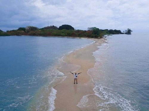 1. Pulau Maspari, 2. Pantai Tanjung Carat, 3. Pantai Bongen, 4. Pantai Jodoh, 5. Pantai Tanjung Menjangan, 6. Pantai Supi, 7. Pantai Pasir Payuputat, 8. Pantai Dermaga Sungai Gerong, Top 8+ Wisata Pantai di Sumatera Selatan yang Mesti Dikunjungi