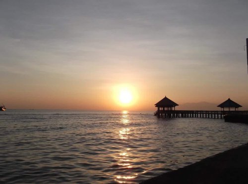 1. Pantai Dampo Awang, 2. Pantai Karang Jahe, 3. Jembatan Merah Hutan Mangrove, 4. Pulau Gede, 5. Tiongkok Kecil Heritage, 6. Museum Kartini, 7. Pantai Caruban, 8. Watu Layar, 9. Gunung Lasem, 10. Alun-Alun Rembang, Top 10+ Tempat Wisata di Rembang dengan Pemandangan Memesona