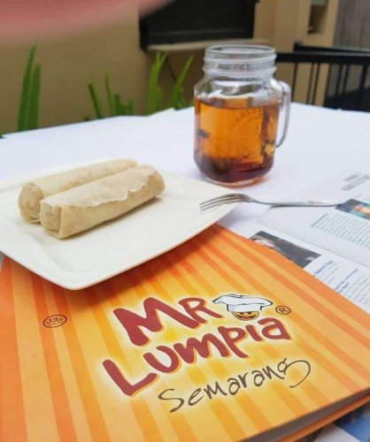 1. Mr. Lumpia Semarang, 2. Lumpia Semarang Jalan Pulo Asem, 3. Lumpia Jakarta Pecenongan, 4. Lumpia Semarang Mas Tjondro, 5. Bamboo Good Eats, 6. RM. Boulevard, 7. Kafe Lumpia Semarang, 8. Lumpia Mataram Semarang Pulo Gadung, 9. Lumpia Goreng Pejagalan, 10. Lumpia Semarang Enak, Top 10+ Tempat Lumpia Semarang yang Paling Enak di Jakarta