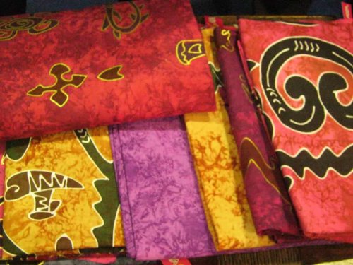 1. Batik Papua, 2. Noken, 3. Abon Gulung, 4. Keripik Keladi, 5. Buah Merah, 6. Rumah Kaki Seribu Suku Arfak, 7. Kopi Arfak, Top 7+ Oleh-Oleh Khas Manokwari yang Tidak Boleh Dilewatkan