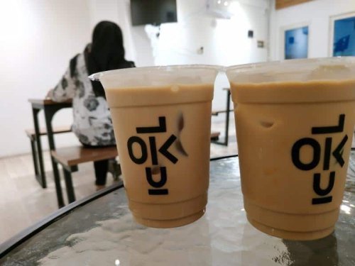 1. Es Kopi Kulo, 2. Es Kopi Berry, 3. Avocatto Vanilla, 4. Es Cokelat Keju, 5. Es Strawberry Cheesecake, 6. Es Hojicha, 7. Coffeenade, 8. Es Kopi Keju, 9. Es Kopi Nam, 10. Kosuka, 1. Rose Pedro Latte, 2. Pink Paradise , 3. Victory Caramel Frappe, 4. Revive Matcha Latte, 5. King Biscoff Blend, Top 15+ Menu Kopi Kulo Paling Enak yang Akan Menyegarkan Harimu