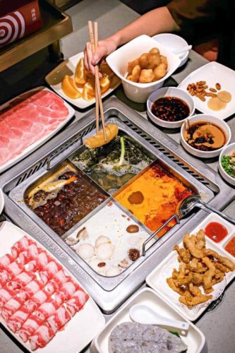 1. Sari Laut Jala Jala, 2. Haidilao Hot Pot, 3. Imperial Kitchen &amp; Dimsum, 4. Pancious Restaurant, 5. Din Tai Fung Chef's Table, 6. Sushi Hiro, 7. Ta Wan, 8. Pho Street, 9. Eaton Bakery &amp; Restaurant, 10. Pig Me Up!, Top 10+ Restoran Paling Enak di Mall Taman Anggrek (MTA)