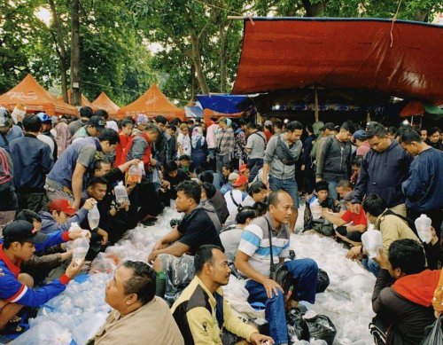 1. Pasar Hewan Jatinegara, 2. Pasar Burung Barito, 3. Pasar Hewan Pramuka, 4. Pasar Kolong Kebayoran Lama, 5. Pasar Burung dan Ikan Kelapa Gading, Top 5+ Pasar Hewan Paling Lengkap yang Ada di DKI Jakarta