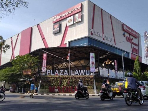 1. Plaza Lawu, 2. Plaza Madiun, 3. Suncity Mall Madiun, 4. Presiden Plaza Madiun, 5. Timbul Jaya Plaza, 6. Jatimsel 3 Madiun, 7. Carrefour Madiun, Top 7+ Pusat Perbelanjaan di Madiun untuk Memenuhi Kebutuhanmu