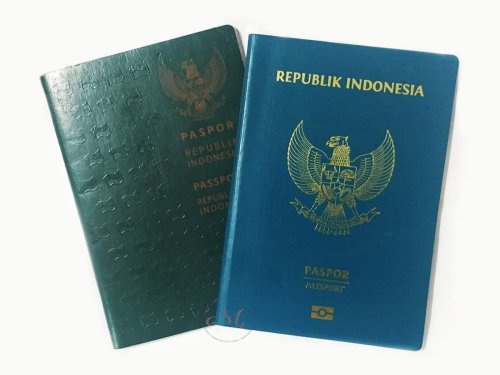 Yuk, Ketahui Dulu Perbedaan Paspor Biasa dan E-Paspor!