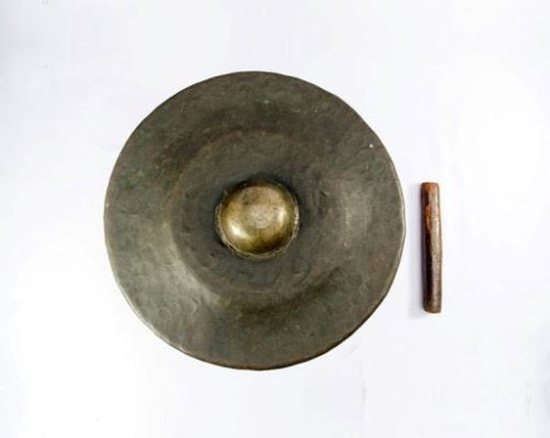 1. Garantung, 2. Katambung, 3. Rebab Kalimantan Tengah, 4. Kangkanung, 5. Suling Bahalang, 6. Suling Balawung , 7. Kacapi Kalimantan Tengah, 8. Tote atau Serupai, 9. Japen, 10. Sarun , 11. Gamang, 12. Gandang Tatau , Inilah 12 Alat Musik Tradisional dari Kalimantan Tengah