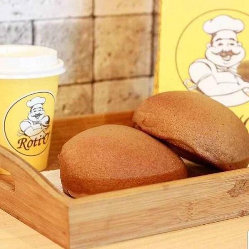 1. Kopi&rsquo;O Brown Sugar, 2. Tuna Pastry, 3. Butter Croissant, 4. Coffee Bun, 5. Banana Choco Cheese, 6. Almond Turnover, 7. Iced Hazelnut Chocolate, Top 7+ Menu Roti&rsquo;O Paling Enak yang Jadi Favorit Pelanggan