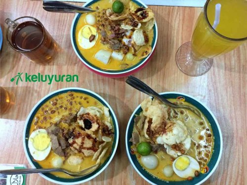 Lontong Kari Kebon Karet, Kuliner Favorit Banyak Artis