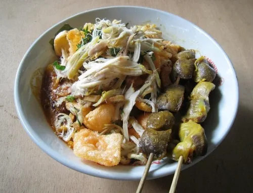 1. Bubur Ayam, Indonesia, 2. Upma, India Selatan, 3. Bubur Lambuk, Malaysia, 4. Congee, Tiongkok, 5. Aseeda, Yaman, 6. Chok, Thailand, 7. Juk, Korea, 8. Okayu, Jepang, 9. Ch&aacute;o Long, Vietnam, 10. Arroz Caldo, Filipina, 11. Dhindo, Nepal, 12. Harees, Arab Saudi, Top 12+ Jenis Bubur di Asia yang Populer dan Banyak Digemari