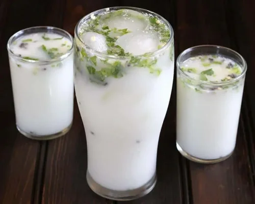 1. Chaas, 2. Thandai, 3. Masala Milk, 4. Falooda, 5. Lassi, 6. Jigarthanda, 7. Haldi Doodh, 8. Badam Doodh, 9. Sweet Lassi, 10. Bhang Lassi, Top 10+ Minuman Berbahan Susu dari India yang Menyehatkan