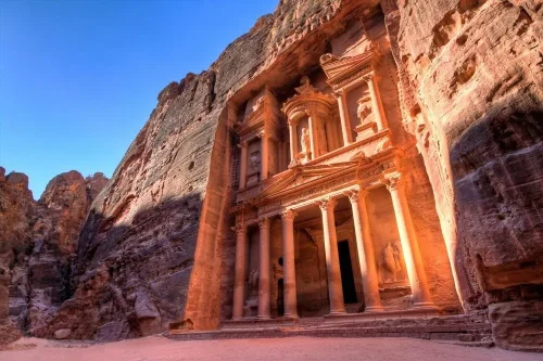 1. Petra, 2. Laut Mati, 3. Wadi Rum, 4. Reruntuhan Jerash, 5. Kastil Ajloun, 6. Umm Qais, 7. Cagar Alam Al Mujib, 8. Benteng Aqaba, 9. Wadi bin Hammad, 10. Qasr al-Abd, Top 10+ Tempat Wisata Terbaik di Yordania yang Wajib Dikunjungi