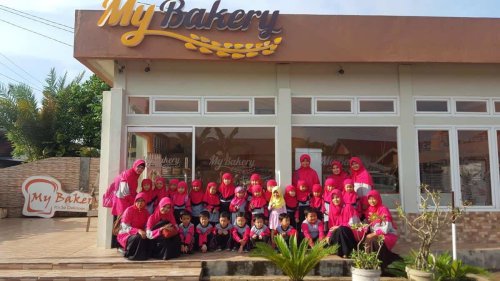 Rekomendasi 10 Toko Kue di Palembang yang Wajib Dicoba