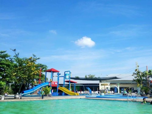 1. Dupan Water Park, 2. Kolam Renang BRD Pekalongan Dreams Big Park&nbsp;, 3. Kolam Renang Binali Tirto, 4. Kolam Renang Banyubiru, 5. Kolam Renang Prima Graha Karanganyar, 6. Telaga Al-Kautsar, 7. Kolam Renang Kedung Ketjeh, 8. Kolam Renang Kulu Asri, 9. Kolam Renang Bandar EcoPark, 10. Kolam Renang Sendang Sari, Top 10+ Kolam Renang di Pekalongan untuk Rekomendasi Liburanmu