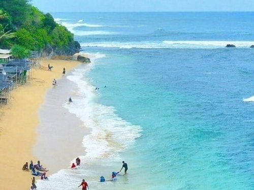 1. Pantai Sadranan, 2. Pantai Sadeng, 3. Pantai Solong, 4. Pantai Bandengan, 5. Pantai Pecaron, 6. Pantai Banyutowo, 7. Pantai Bopong Puring, 8. Pantai Menganti, 9. Pantai Nampu, 10. Pantai Sembukan, Top 10+ Pantai di Karanganyar dengan Pemandangan Memesona