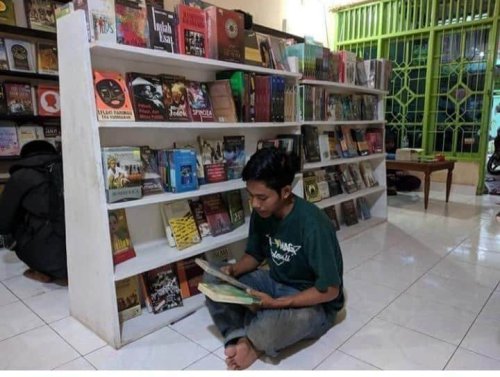 1. Toko Buku Intuisi, 2. Toko Arena Ilmu, 3. Toko Buku Pelangi Ilmu, 4. Toko Buku Alfarabi, 5. Toko Dunia Ilmu, 6. Toko Buku Gramedia, 7. Books &amp; Beyond, 8. Toko Buku Papirus, 9. Toko Buku Palopo Ilmu, 10. Toko Buku Bina Ilmu, Top 10+ Rekomendasi Toko Buku Terbaik dan Lengkap di Makassar