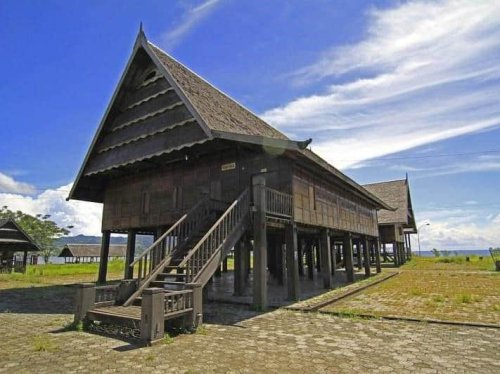 1. Gambaran Tentang Rumah Adat Boyang, Jenis-Jenis Rumah Boyang, Bagian-Bagian Rumah Boyang, 2. Gambaran Tentang Rumah Adat Banoa Sibatang, Mengenal Kunikan dan Kekhasan Rumah Adat Sulawesi Barat