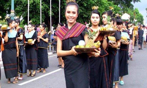 Top 9+ Pakaian Adat NTB yang Cantik dan Penuh Warna