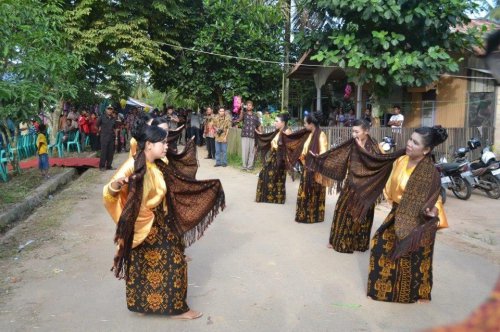 Top 10+ Pakaian Adat Flores yang Unik dan Wajib Kamu Tahu