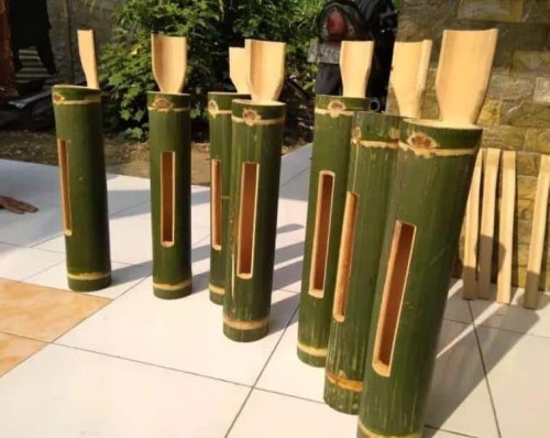 1. Tong-Tong, 2. Rending, 3. Suling Bambu, 4. Othek, 5. Angklung Caruk, 6. Terompet Reog, 7. Kenong Telok, 8. Kluncing, 9. Bonang, 10. Kendang Banyuwangi, Top 10+ Alat Musik Tradisional Jawa Timur dan Kegunaannya