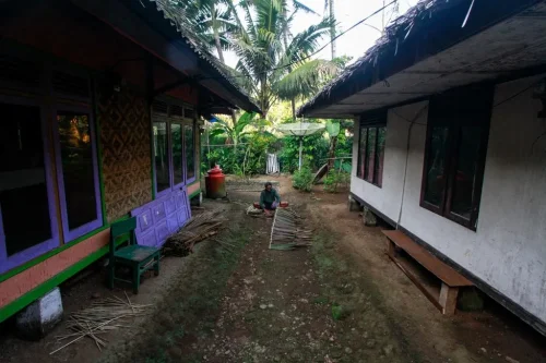 Bukti Bahwa Kampung Kuta Peninggalan Kerajaan Galuh, Patuh pada Ki Bumi, Pamali dan Amanat Leluhur, Punya Hutan Larangan, Tradisi dan Aturan di Masyarakat Kampung Kuta, Amanat Leluhur di Kampung Kuta dan Filosofinya, Menelisik Fakta Kampung Adat Kuta, Penjaga Keseimbangan Alam