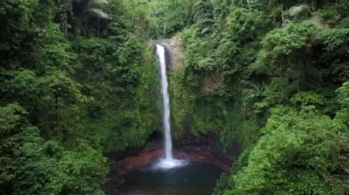 1. Air Terjun Simoko, 2. Air Terjun Bissappu, 3. Air Terjun Bialo, 4. Air Terjun Bantimurung Salluang, 5. Air Terjun Cekala, 6. Air Terjun Eremerasa, 7. Air Terjun Ba&rsquo;ra, Inilah 7 Air Terjun Terbaik di Bantaeng untuk Para Petualang