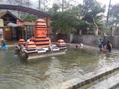 Top 7+ Pemandian Air Panas yang Mengasyikkan di Pacet, Mojokerto