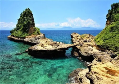 1. Tanjung Bloam, 2. Pantai Tangsi, 3. Pantai Kaliantan, 4. Pantai Ekas, 5. Pantai Sungkun, 6. Pantai Cemara, 7. Pantai Tanjung Perak, 8. Pantai Surga, 9. Pantai Tanjung Ringgit, Top 9+ Pantai di Lombok Timur dengan Pemandangan yang Esksotis