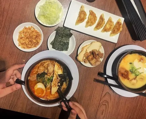 Rekomendasi 9 Menu Ramen Halal dan Side Dish Khas Seirock Ya