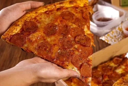 1. Truffle Mushroom Giant Pizza Whole, 2. Pepperoni Giant Pizza, 3. Meat Mania Giant Pizza Whole, 4. Pepperoni Reguler Classic Crust, 5. Cheese Please Classic Crust Pizza, 6. Texas BBQ Chicken Classic Crust Pizza, 7. Pastrami Pizza, 8. Truffle &amp; Egg Thin Crust Pizza, 9. Salame Piccante Thin Crust Pizza, 10. Stromboli Pizza, Top 10+ Menu Pilihan di Pizza E Birra untuk Para Pencinta Pizza