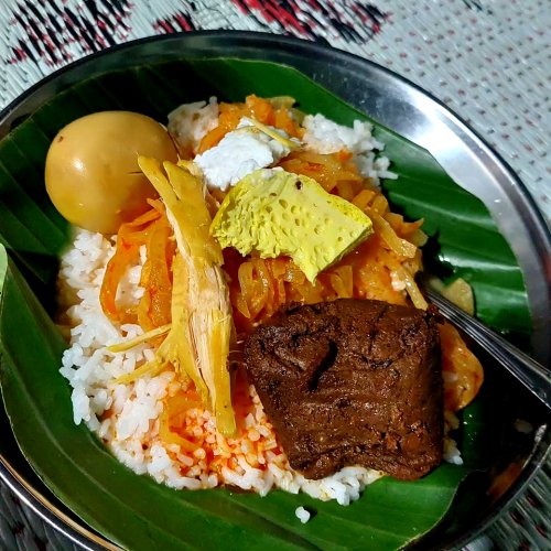 Top 10+ Rekomendasi Nasi Liwet di Solo Terenak