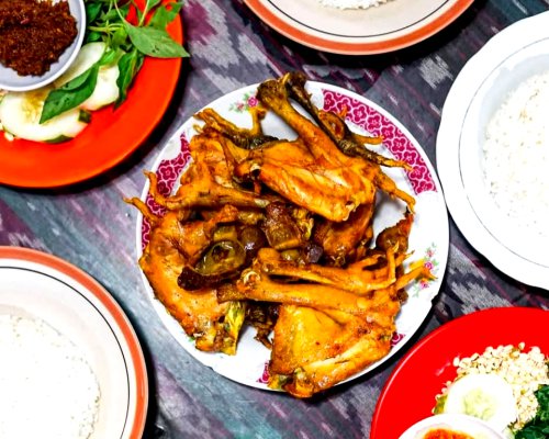 Top 10+ Ayam Goreng Enak di Solo Paling Recommended!