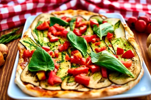 Mengenal Apa Itu Focaccia, Sejarah Terciptanya Focaccia, Evolusi Focaccia Modern, Jenis-Jenis Focaccia, Apa Itu Focaccia? Roti Pipih Italia yang Mirip Pizza