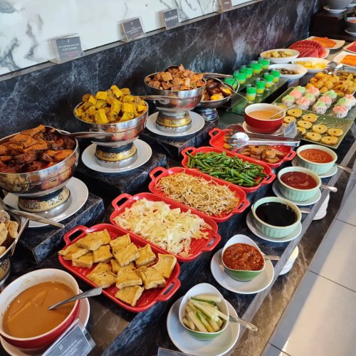 Top 10+ Iftar Buffet Hotel Surabaya 2025 untuk Buka Puasa