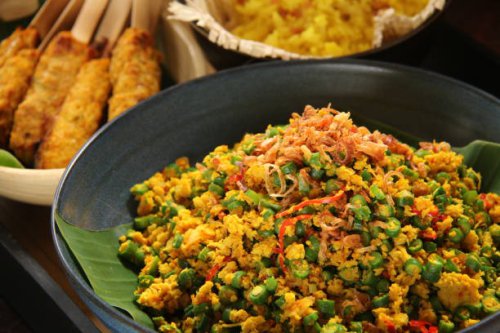 Mengenal Lawar Bali, Kuliner Unik Khas Pulau Dewata