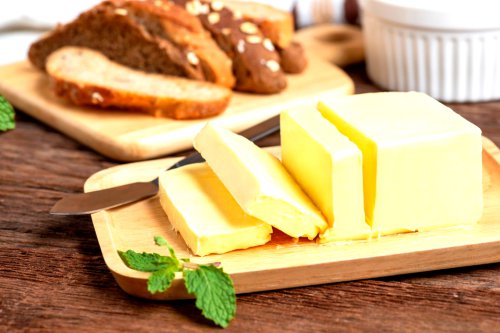 Ghee Terbuat dari Apa, Sih?, Beda Ciri Fisik Mentega vs Ghee, Kapan Pakai Ghee atau Mentega?, Ghee dalam Konteks Indonesia: Si "Minyak Samin", Sekilas Mirip, Ini Perbedaan Ghee dan Butter