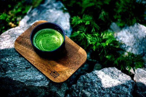 Matcha: Teh Hijau Unggulan dari Jepang, Hojicha: Teh Hasil Pemanggangan yang Rendah Kafein, Cara Menikmati Matcha dan Hojicha, Perbedaan Singkat Matcha dan Hojicha, Sama-Sama Teh Jepang, Ini Perbedaan Matcha dan Hocijha!