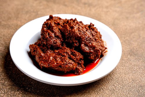 Asal Usul Rendang dan Malbi, Komposisi Bumbu dan Profil Rasa, Teknik Memasak: Dari Cair hingga Kering, Makna Filosofis Rendang dan Malbi, Perbedaan Rendang dan Malbi: Asal-Usul, Rasa, dan Cara Memasak