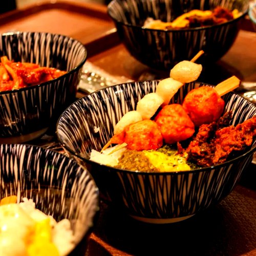 1. BMB Canteen, 2. Roemah Haji Daging, 3. Bungkushin Cihapit, 4. Shinisuka Bandung, 5. Omako Bento, 6. Kedai Babah A Hui, 7. Mang Loong, 8. Nam Sai Bandung, 9. Kedai Nasi Sinar Berkah, 10. Legenda 3 Ayam, Top 10+ Restoran Baru di Bandung Juli 2025, Makin Seru Pilihannya!