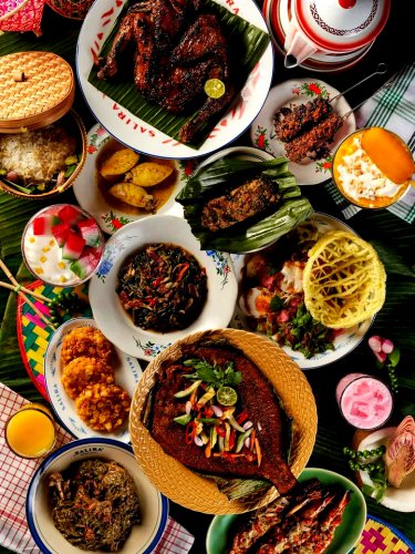1. Hwaro Grill, 2. Yakiniku Jumbo, 3. Orijin Japanese Dining, 4. Hikiniku to Come, 5. Jansan Restaurant, 6. Dan&rsquo;s Diner, 7. Sala Bistro Jakarta, 8. Pellegrini&rsquo;s, 9. Salira, 10. Tjerita Nyonya, Top 10+ Restoran Baru di Jakarta April 2026