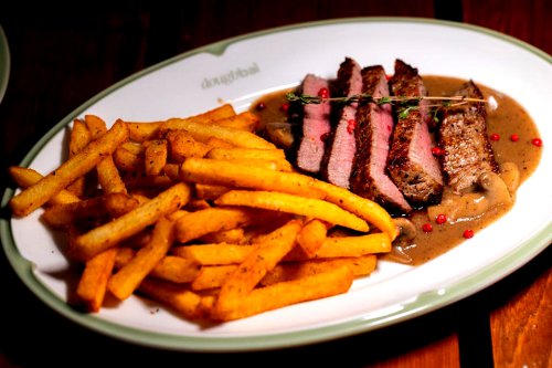 Top 10+ Restoran Steak di Bekasi buat Meat Lovers!