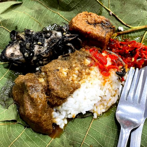 Top 10+ Tempat Makan Nasi Jamblang di Cirebon