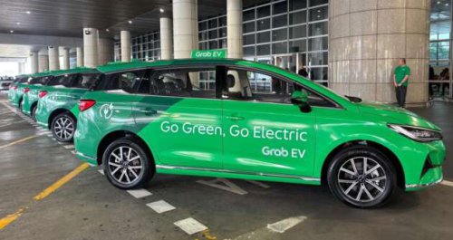 Grab Malaysia launches EV ride-hailing service from KLIA &ndash; 10 BYD M6 MPVs form the new electric fleet