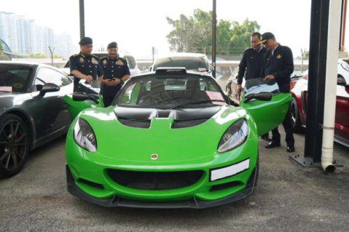 JPJ impounds 101 luxury vehicles for various traffic offences &ndash; no insurance, using plate of a different car