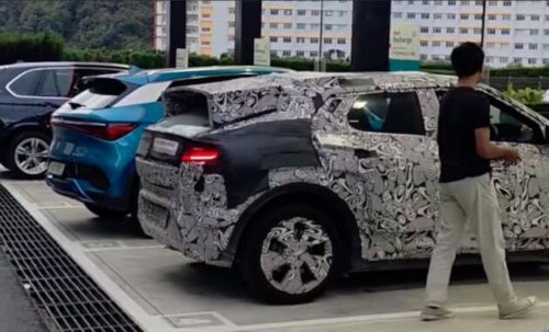 Perodua &lsquo;QV-E&rsquo; EV parked next to BYD Atto 3 while testing shows good size, proportions; daring roofline