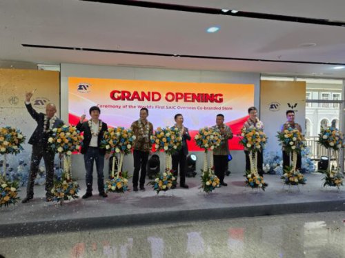 SAIC Motor Resmikan MG &amp; Wuling User Experience Center Pertama di Indonesia
