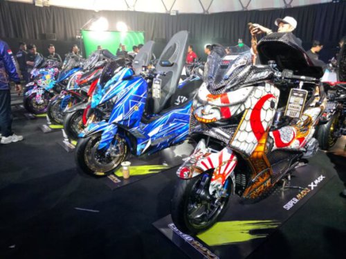 Yamaha XMAX &ldquo;King Customaxi 2025&rdquo; Pakai Emas Puluhan Gram