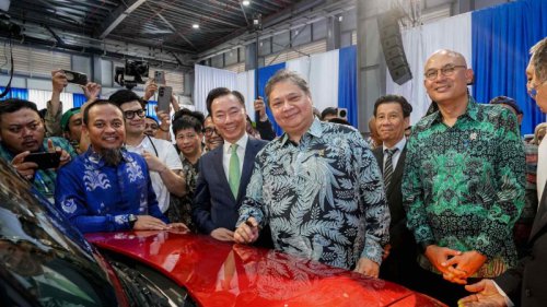 Pabrik Mobil Listrik VinFast di Indonesia Resmi Beroperasi