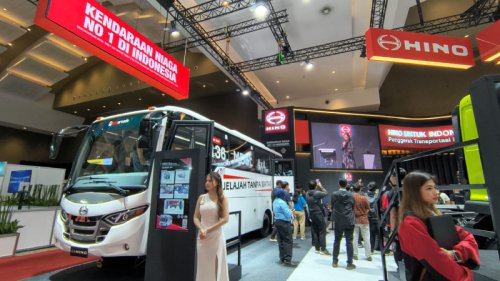Hino Bus 136 MDBL 4&times;4 Meluncur di GIICOMVEC 2026